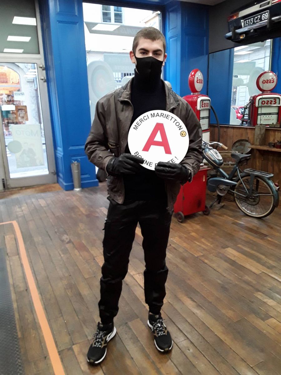 photo après réussite au permis de Stanislas 