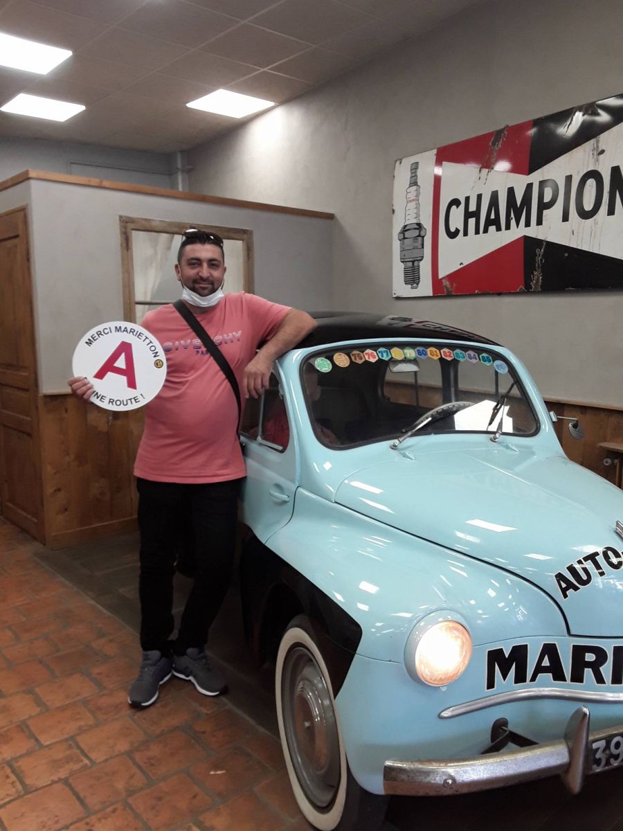 photo après réussite au permis de conduire de Alper