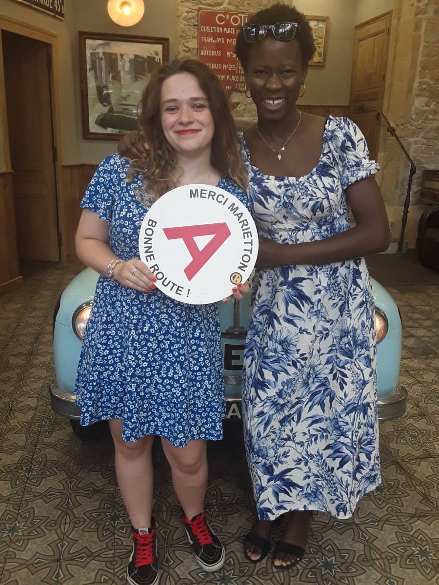 photo après réussite au permis de Mathilde