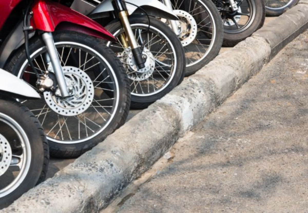 Stationnement payant pour les deux roues : ça peut arriver à Lyon ! 